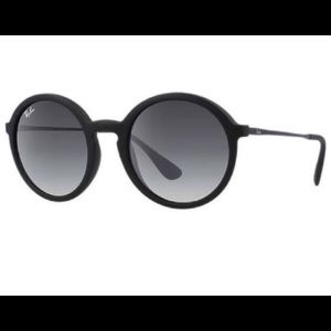Black Ray Bans